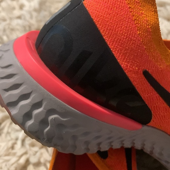 Nike Epic React Flyknit (GS) Sz 7Y Copper flash/Black Exc. condition 943311 800 - Picture 7 of 9